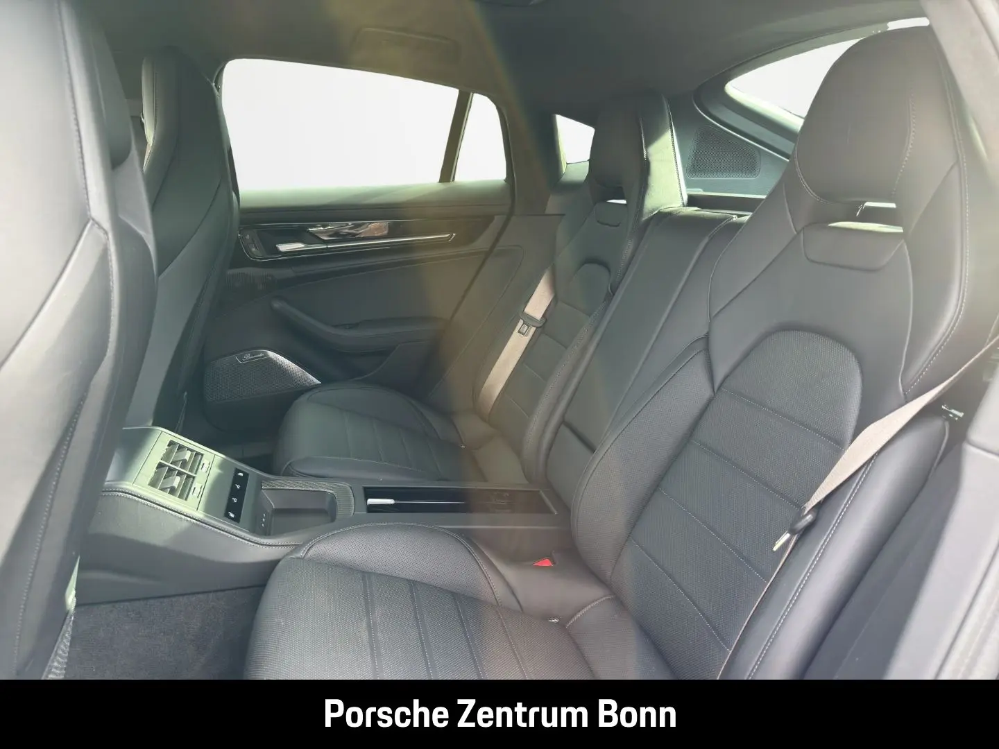Porsche Panamera Turbo E-Hybrid Burmester LED