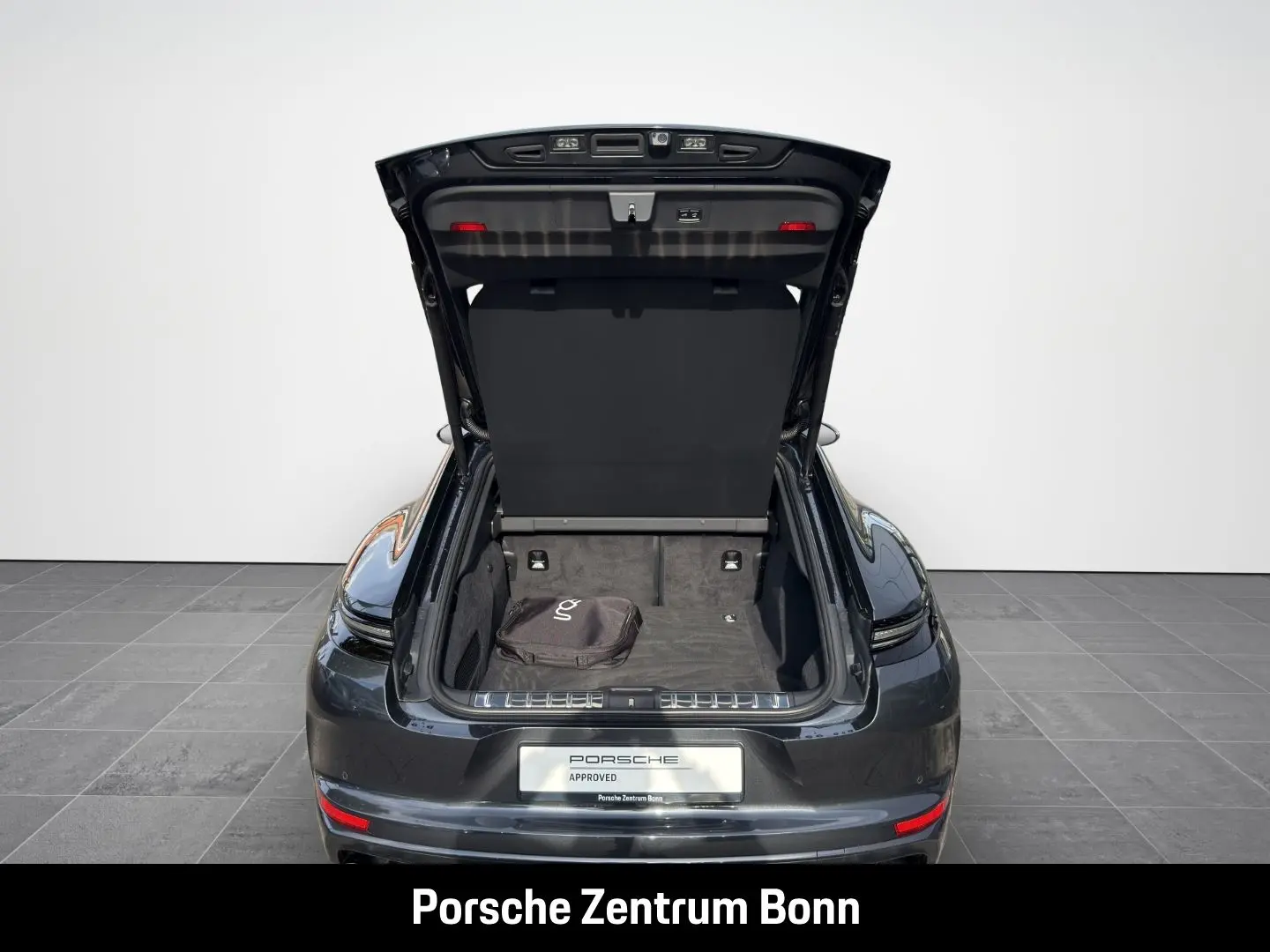 Porsche Panamera Turbo E-Hybrid Burmester LED