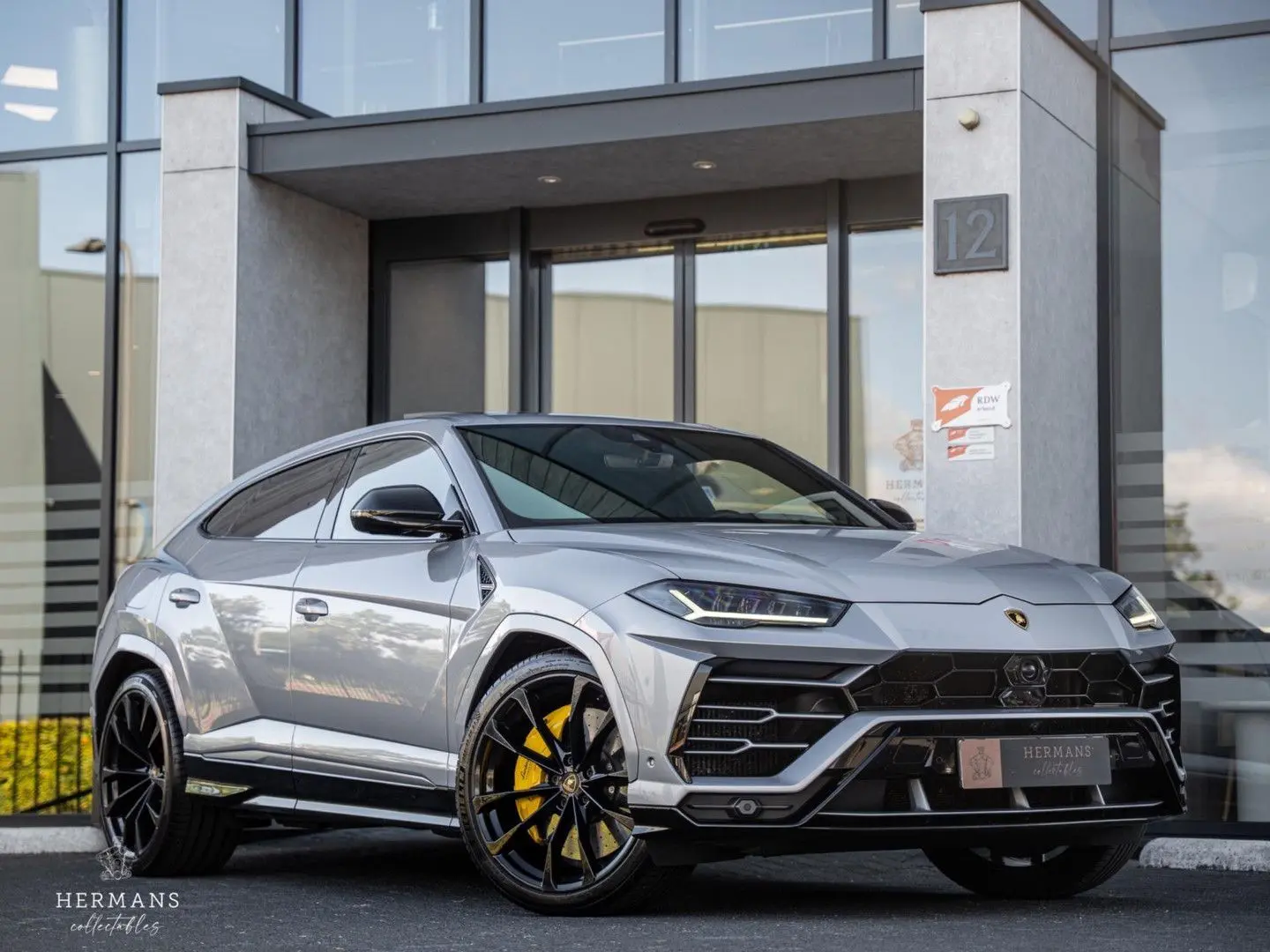 Urus 4.0 V8 / Pano / Massage / Achteras / Cerami