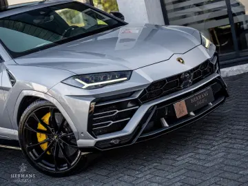 Urus 4.0 V8 / Pano / Massage / Achteras / Cerami