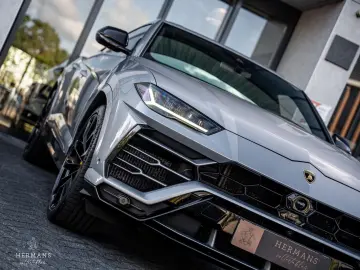 Urus 4.0 V8 / Pano / Massage / Achteras / Cerami