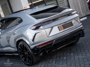 Urus 4.0 V8 / Pano / Massage / Achteras / Cerami