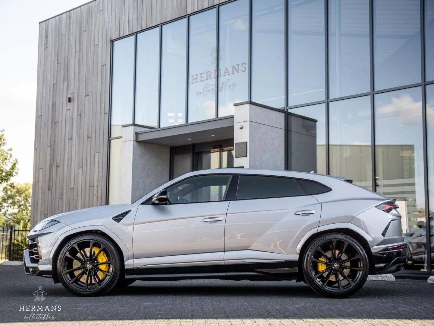 Urus 4.0 V8 / Pano / Massage / Achteras / Cerami