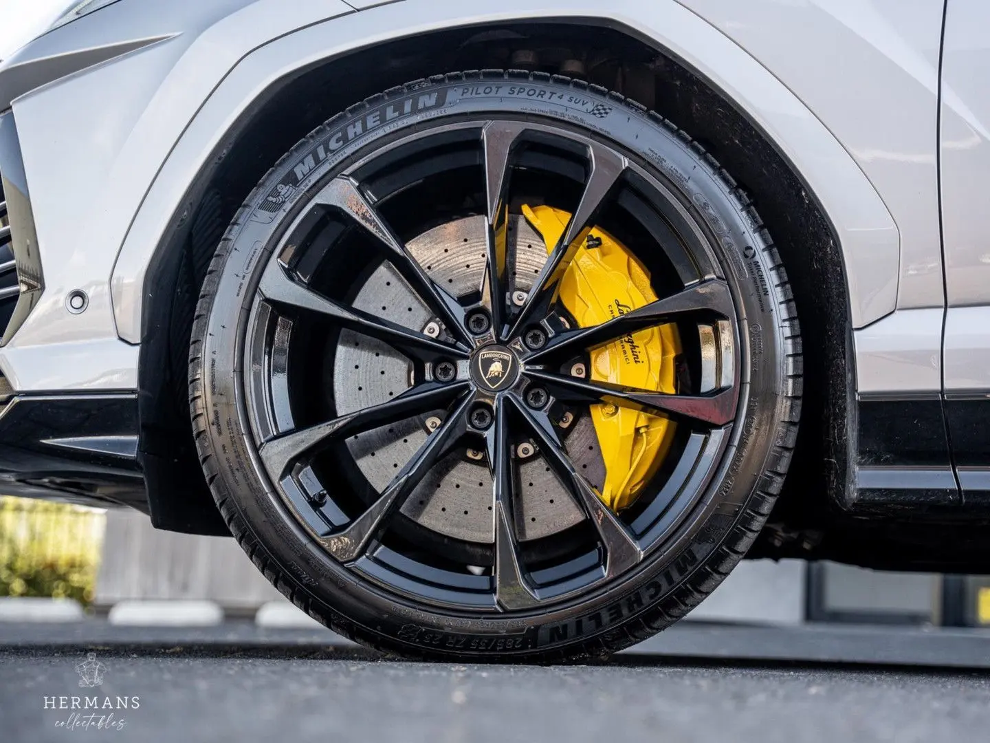 Urus 4.0 V8 / Pano / Massage / Achteras / Cerami