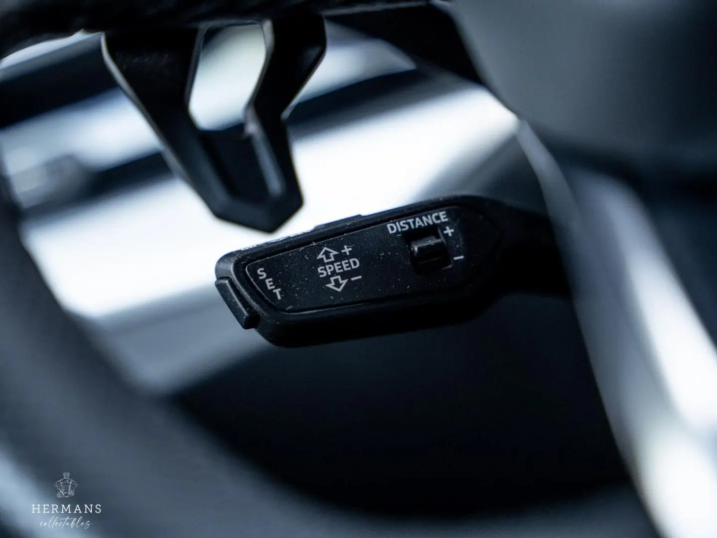 Urus 4.0 V8 / Pano / Massage / Achteras / Cerami