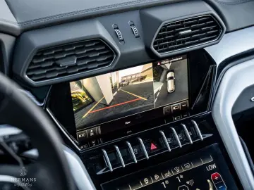 Urus 4.0 V8 / Pano / Massage / Achteras / Cerami
