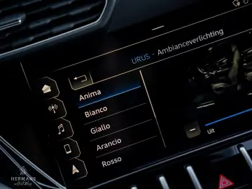 Urus 4.0 V8 / Pano / Massage / Achteras / Cerami