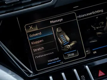 Urus 4.0 V8 / Pano / Massage / Achteras / Cerami