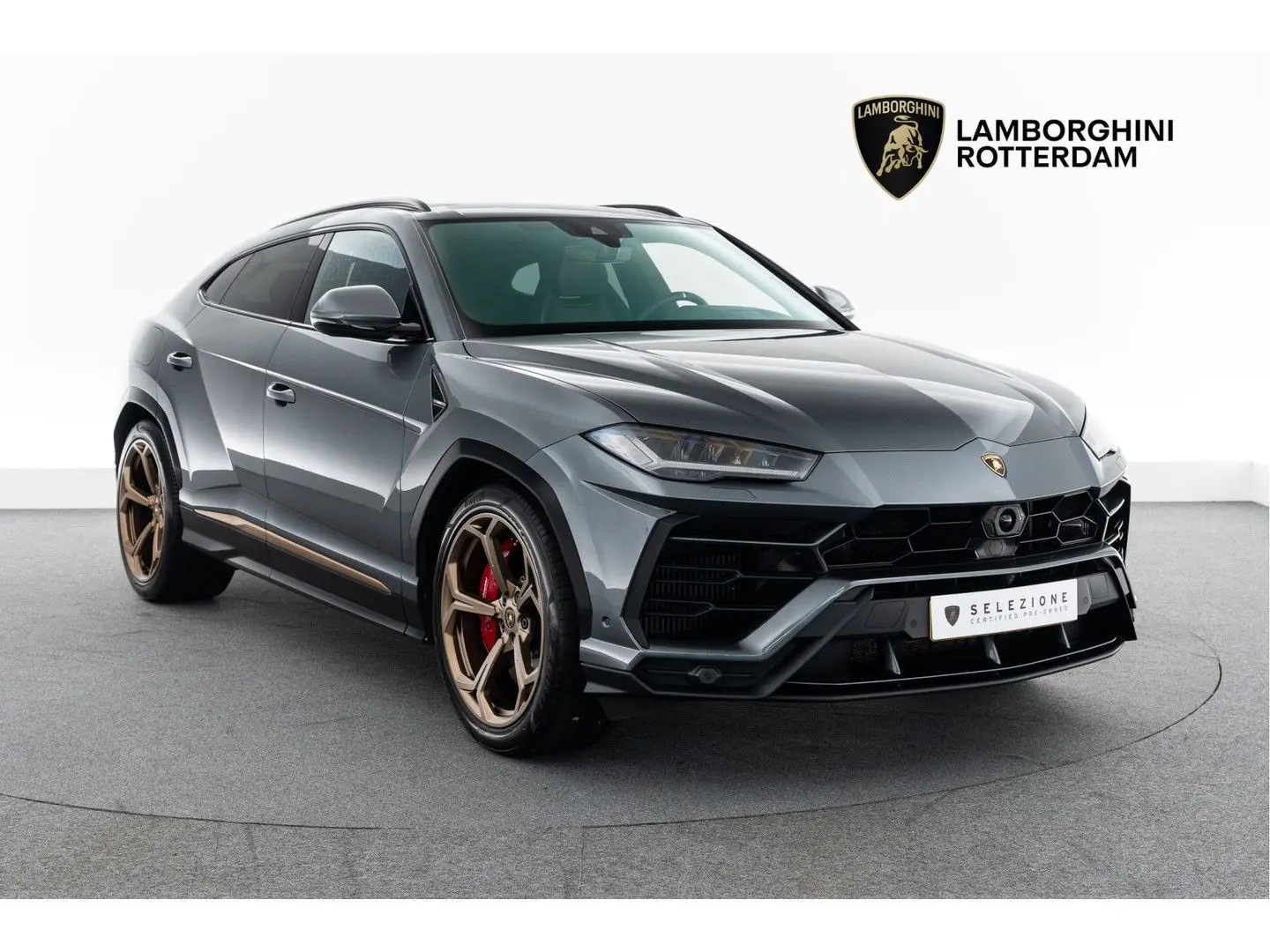 Urus Carbon I B&O