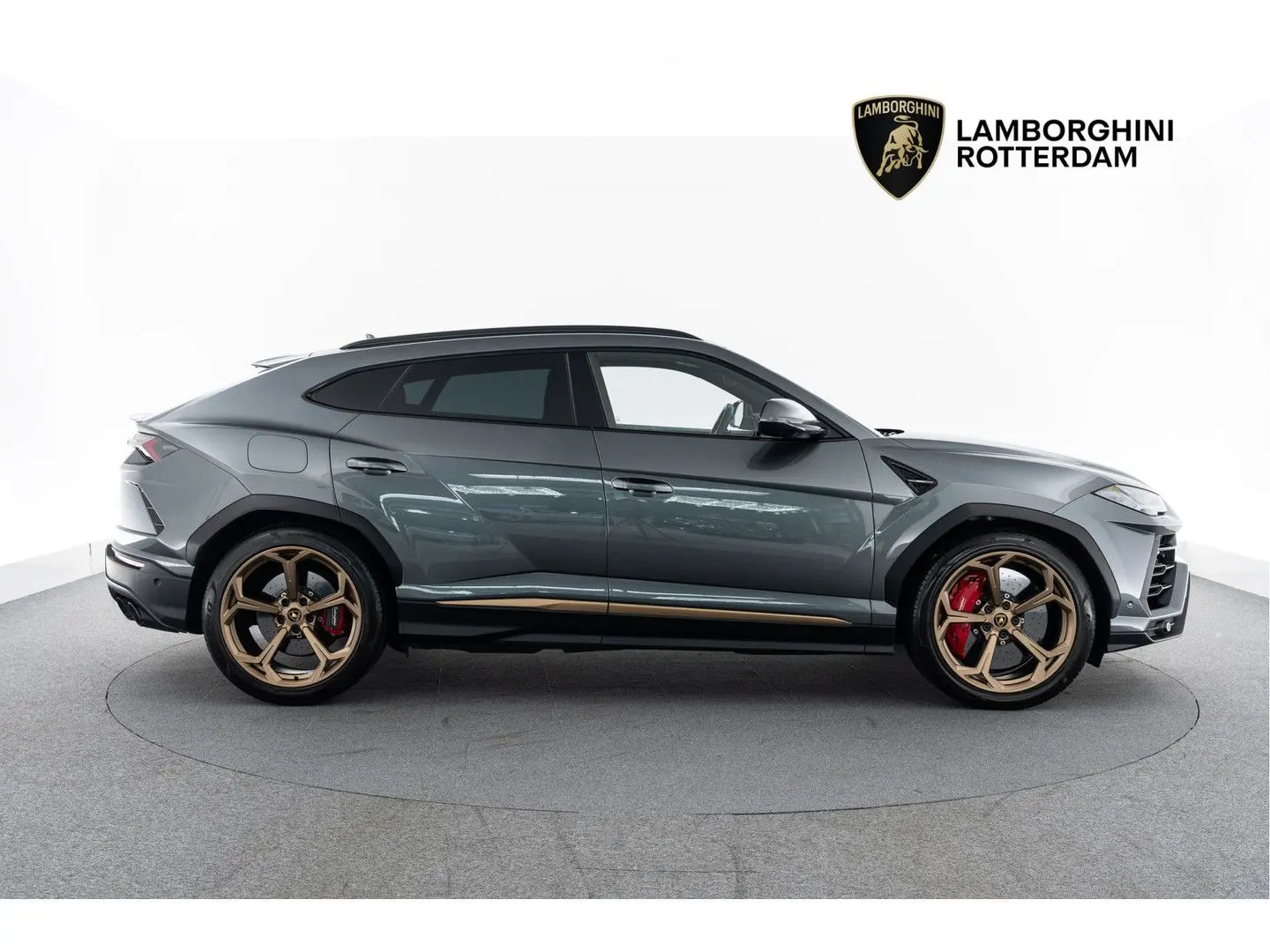 Urus Carbon I B&O
