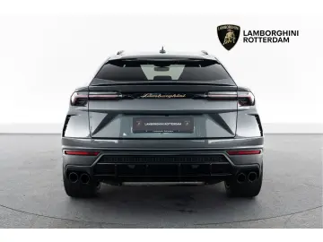 Urus Carbon I B&O