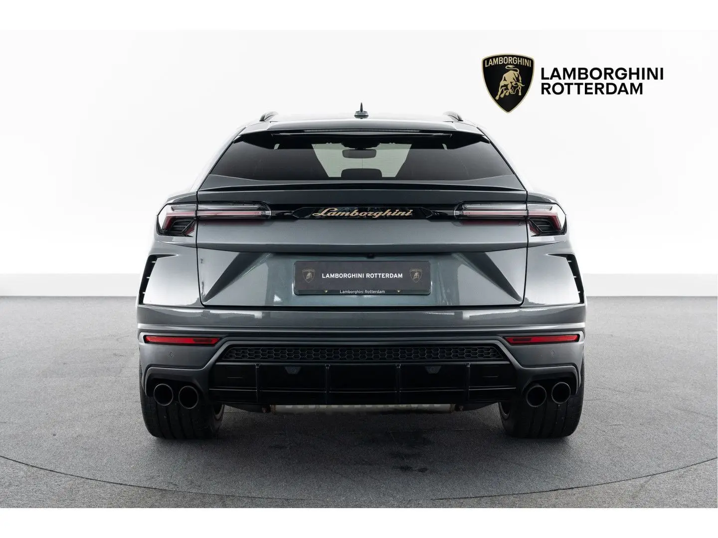 Urus Carbon I B&O
