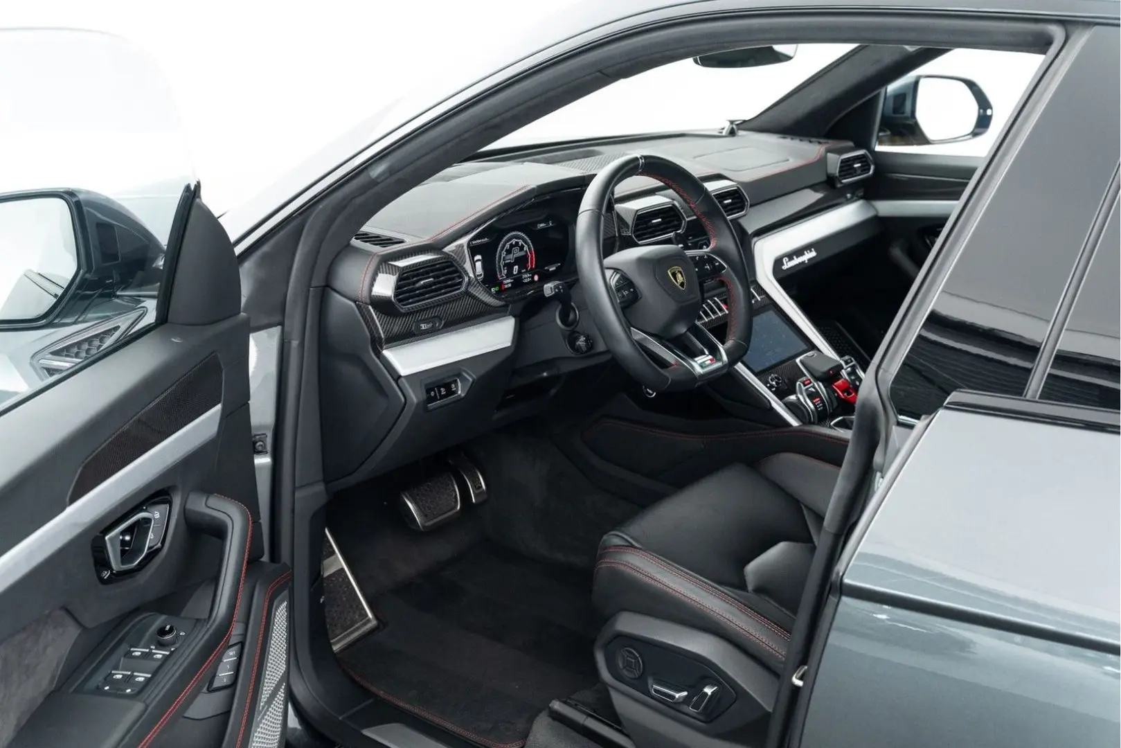 Urus Carbon I B&O