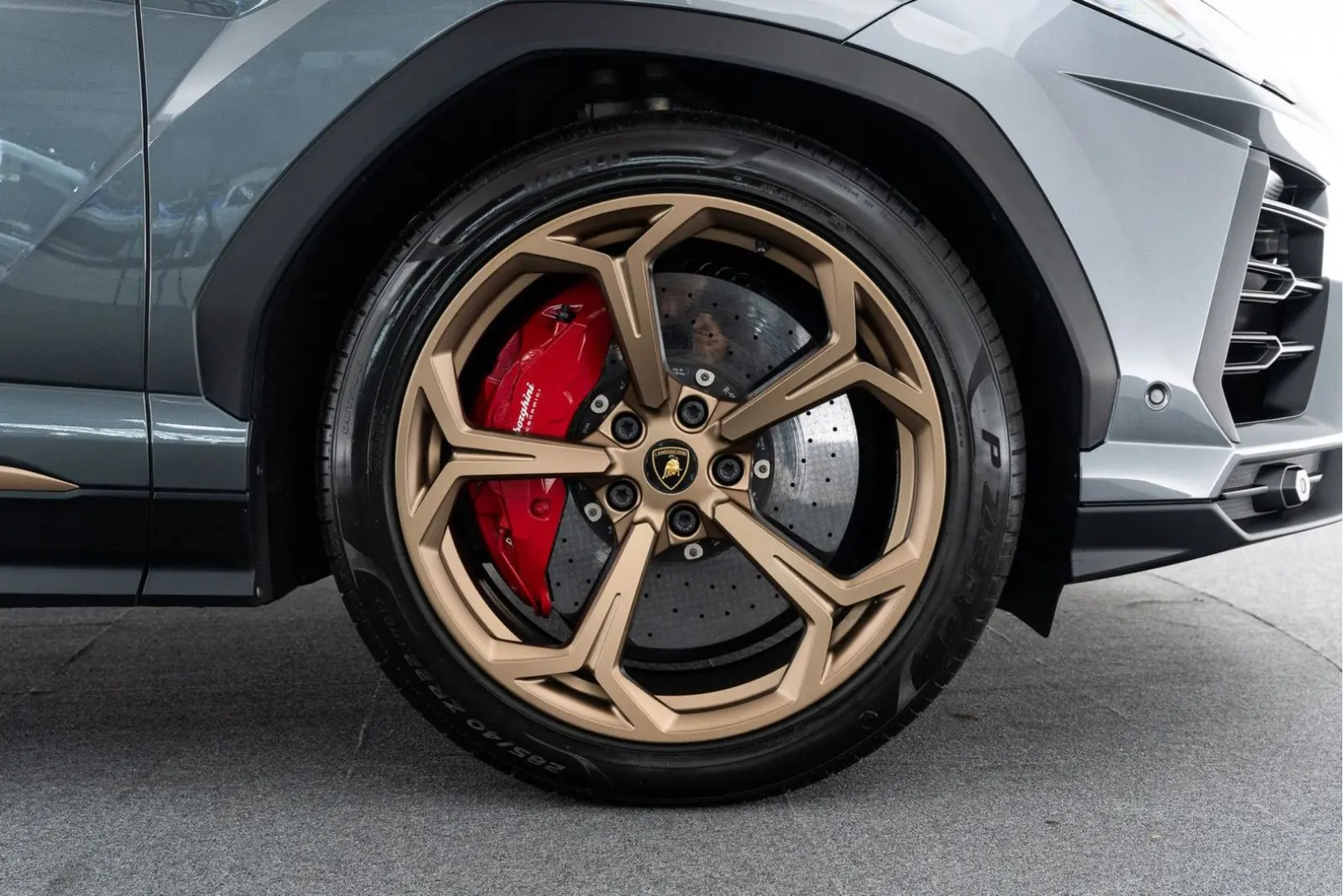 Urus Carbon I B&O
