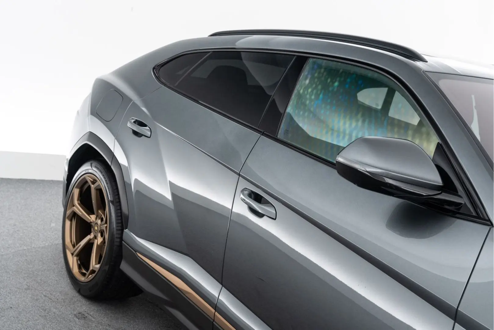Urus Carbon I B&O