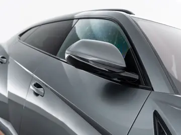 Urus Carbon I B&O
