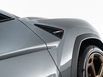 Urus Carbon I B&O