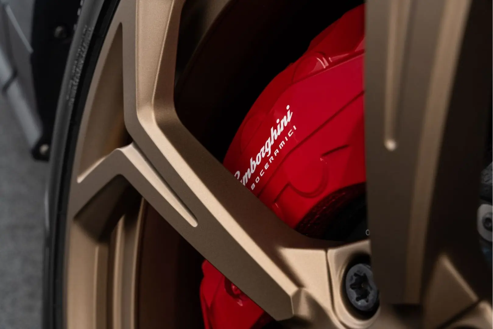 Urus Carbon I B&O
