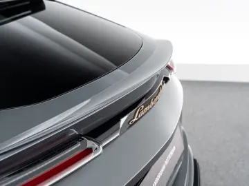 Urus Carbon I B&O