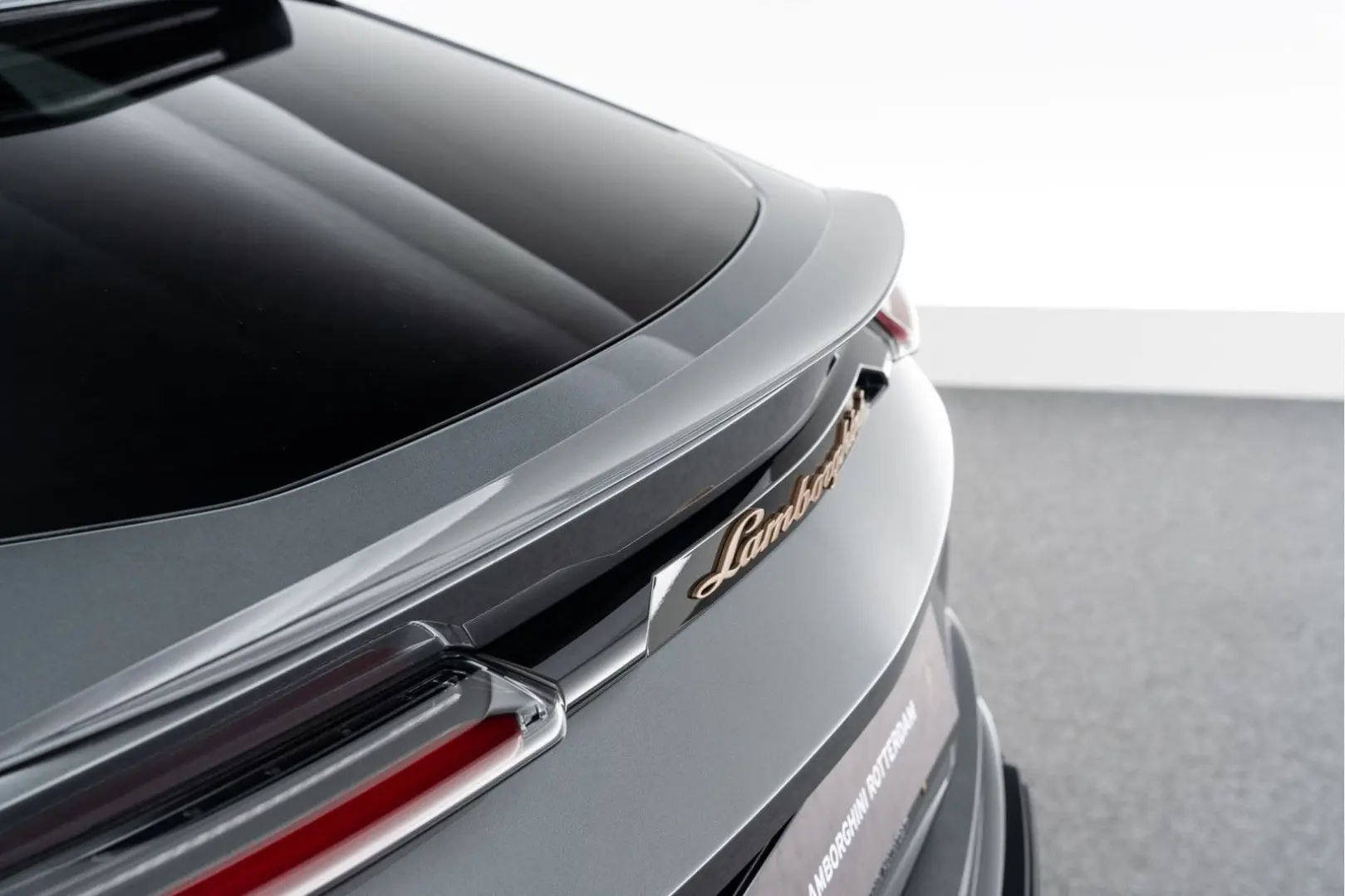 Urus Carbon I B&O