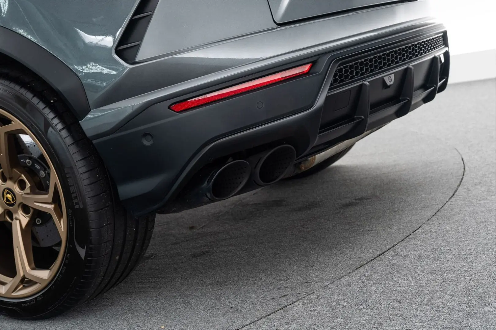 Urus Carbon I B&O