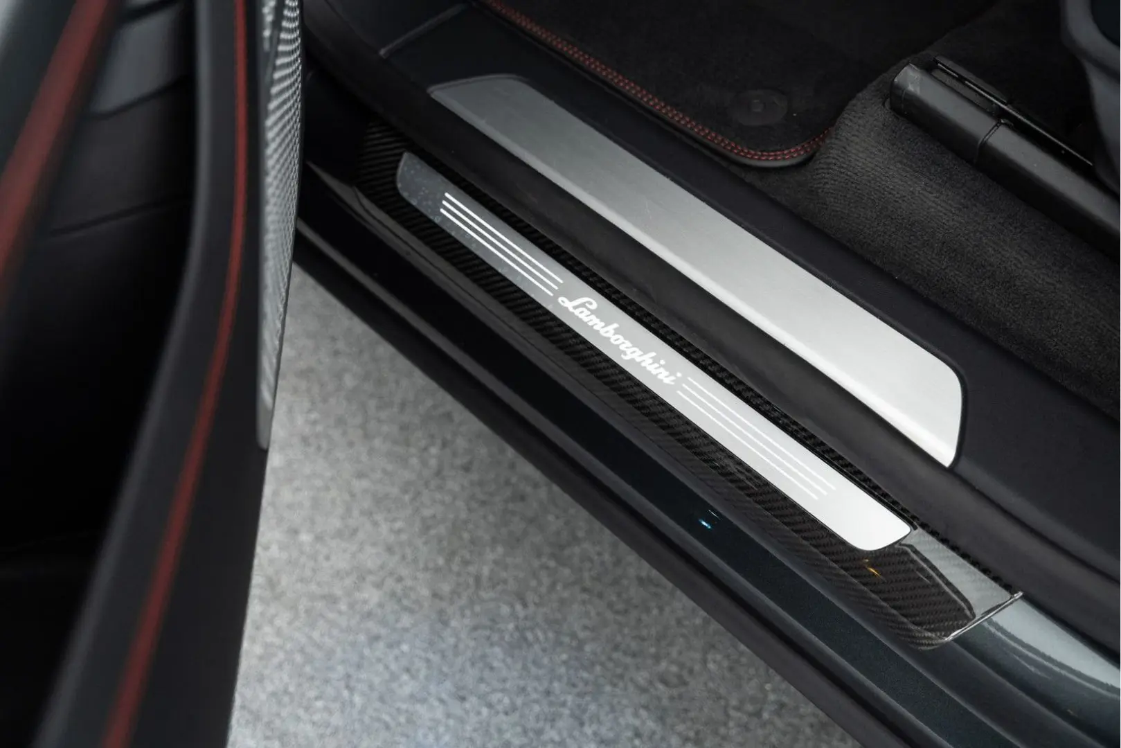 Urus Carbon I B&O