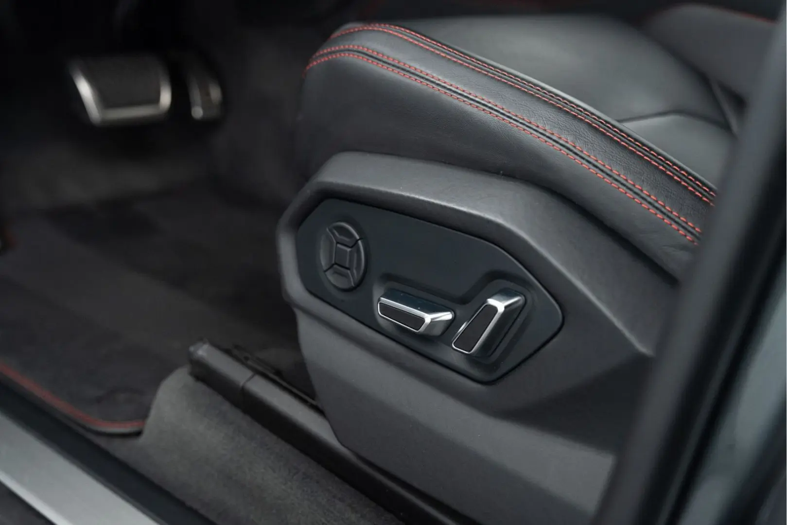 Urus Carbon I B&O