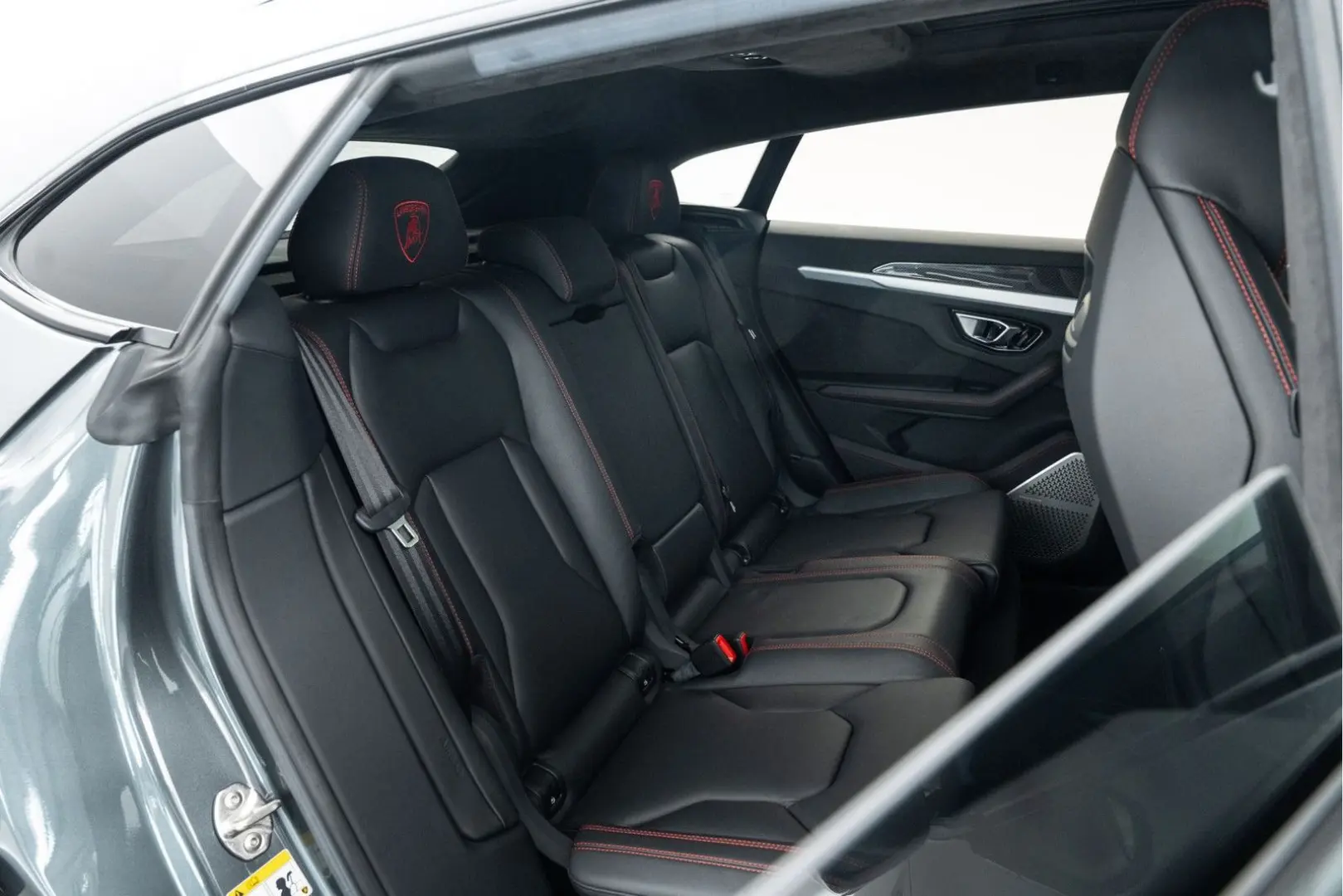 Urus Carbon I B&O