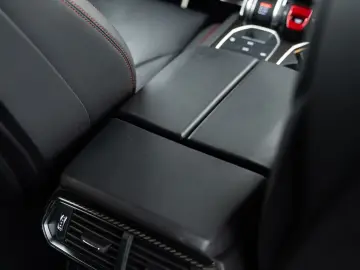 Urus Carbon I B&O