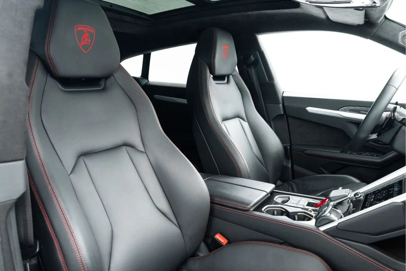 Urus Carbon I B&O