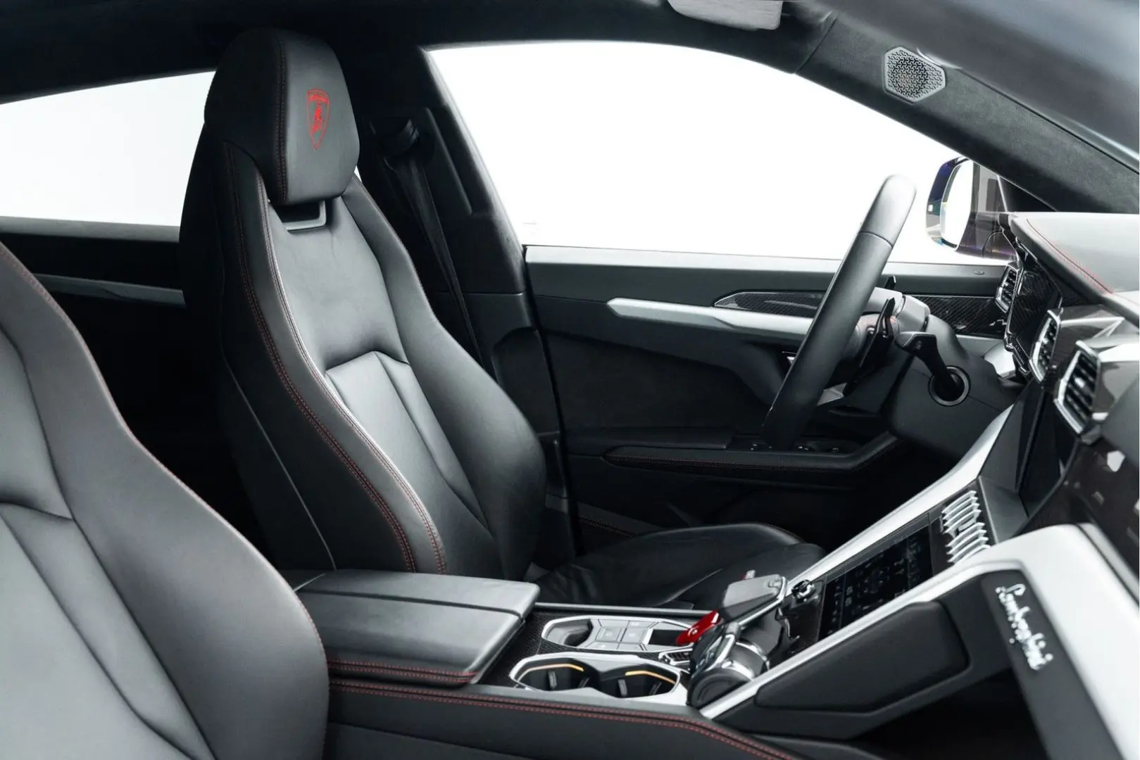 Urus Carbon I B&O