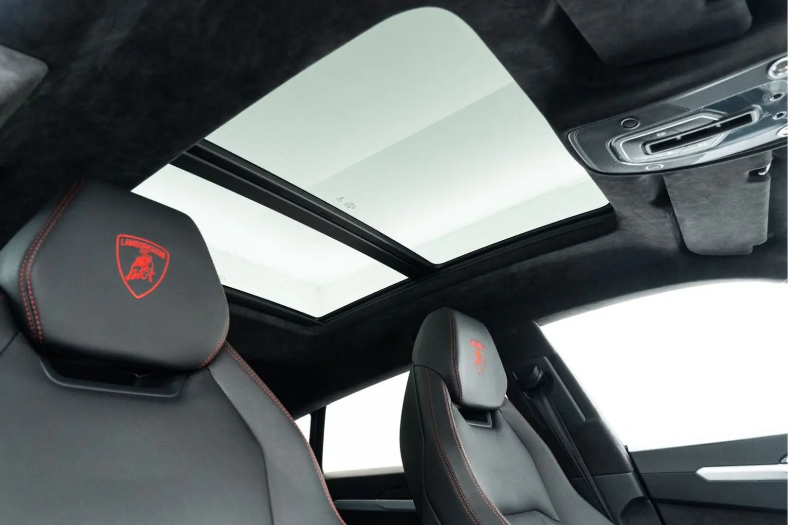 Urus Carbon I B&O