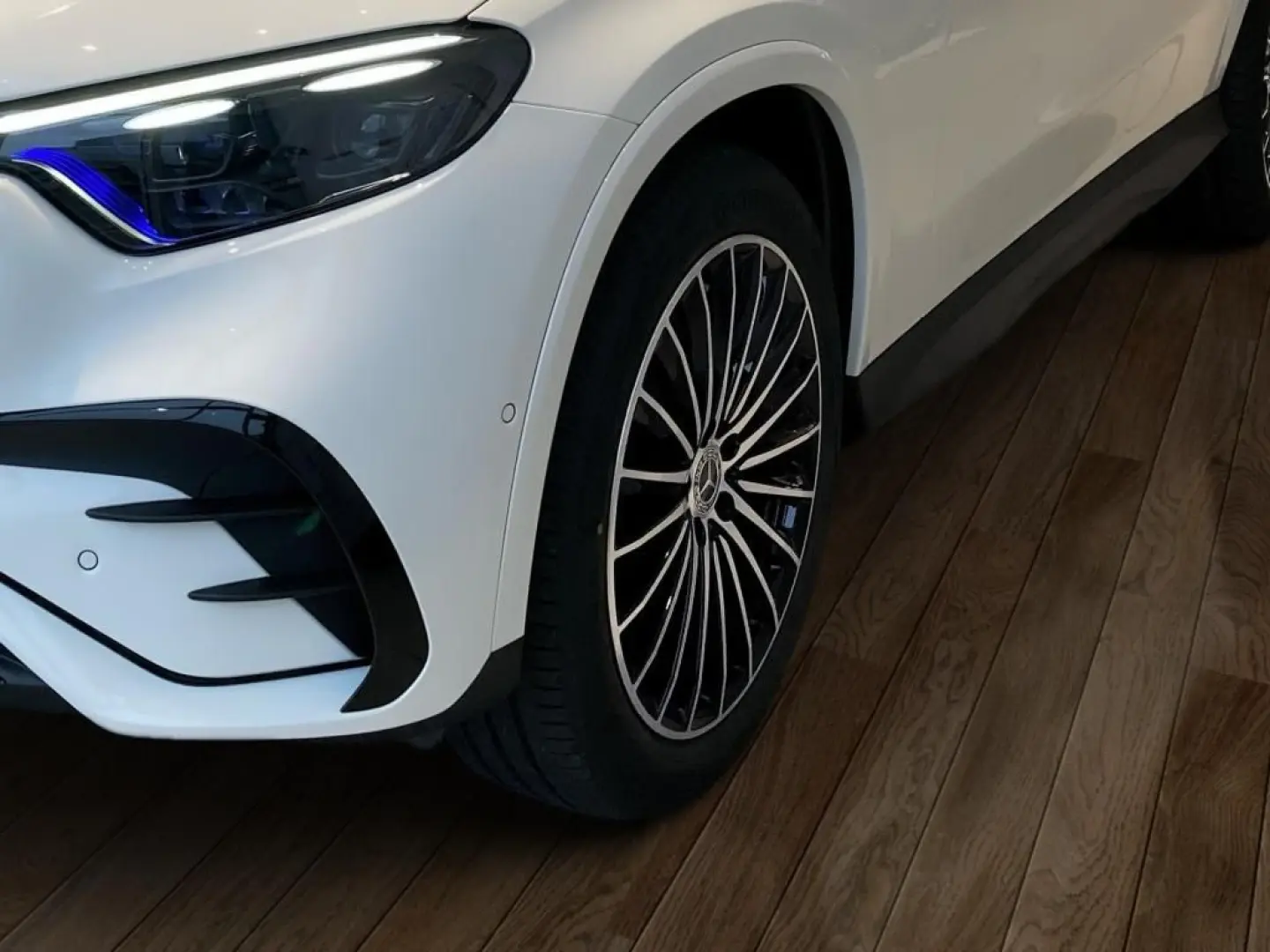 GLC 200 4M EDITION AMG-Line+Night+AHK+DISTRONIC