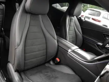 CLE 300 4M AMg-Sport/Pano/Digital/Distr/Night/19