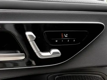 CLE 300 4M AMg-Sport/Pano/Digital/Distr/Night/19