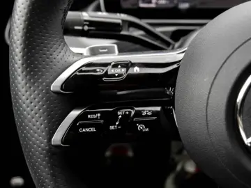CLE 300 4M AMg-Sport/Pano/Digital/Distr/Night/19