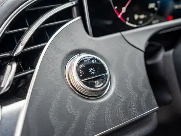 E 450 4M AMG-Sport/DIGITAL/360/Pano/Totw/Distr