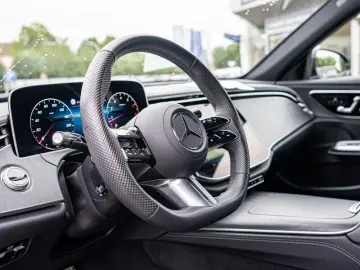 E 450 4M AMG-Sport/DIGITAL/360/Pano/Totw/Distr