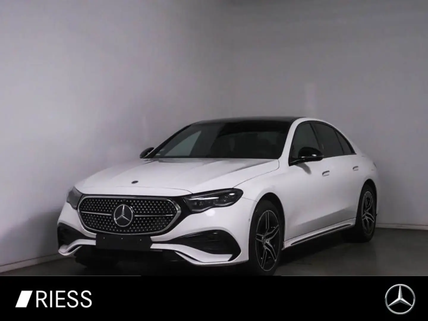 E 300 de AMG Sport Night Pano AHK W-Paket Wide 3