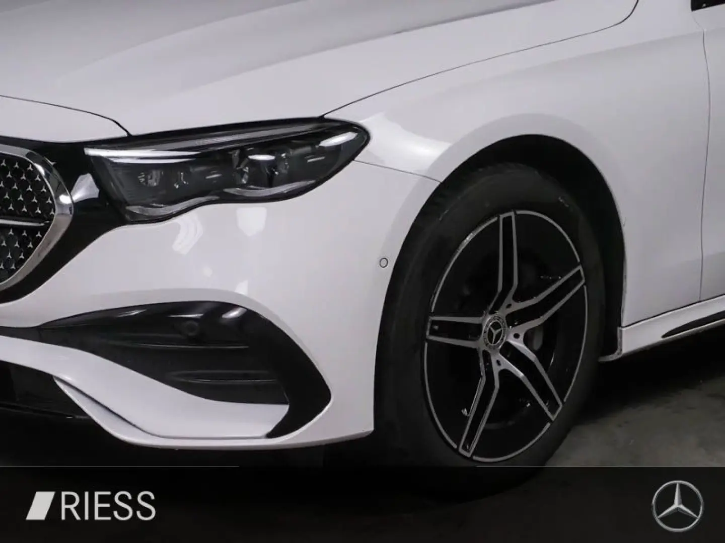 E 300 de AMG Sport Night Pano AHK W-Paket Wide 3