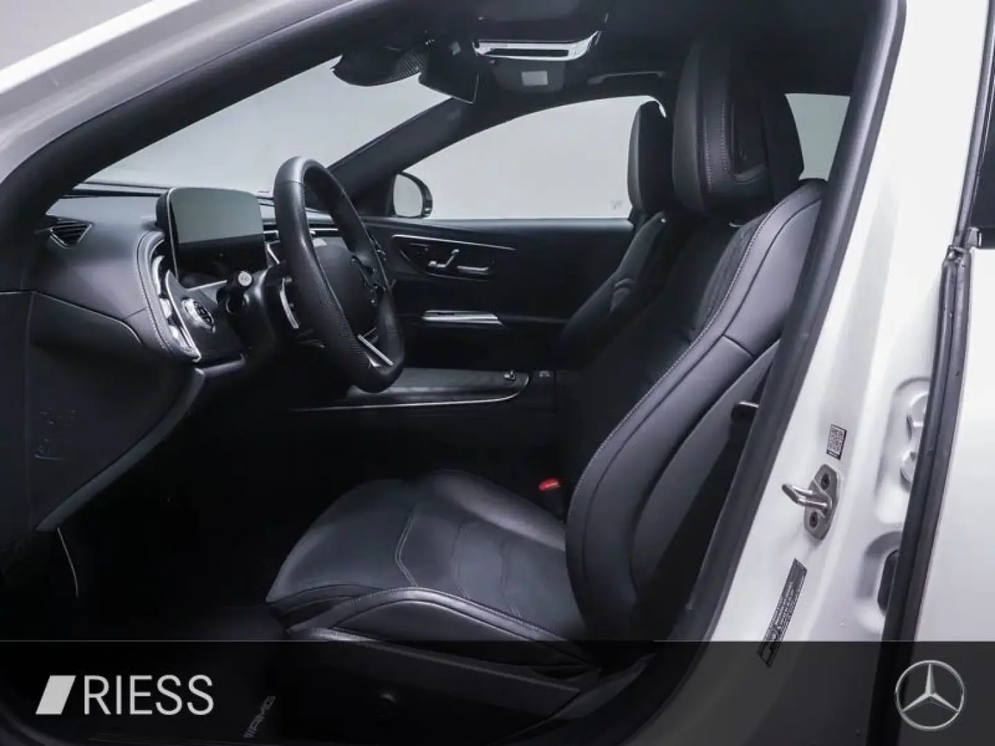 E 300 de AMG Sport Night Pano AHK W-Paket Wide 3