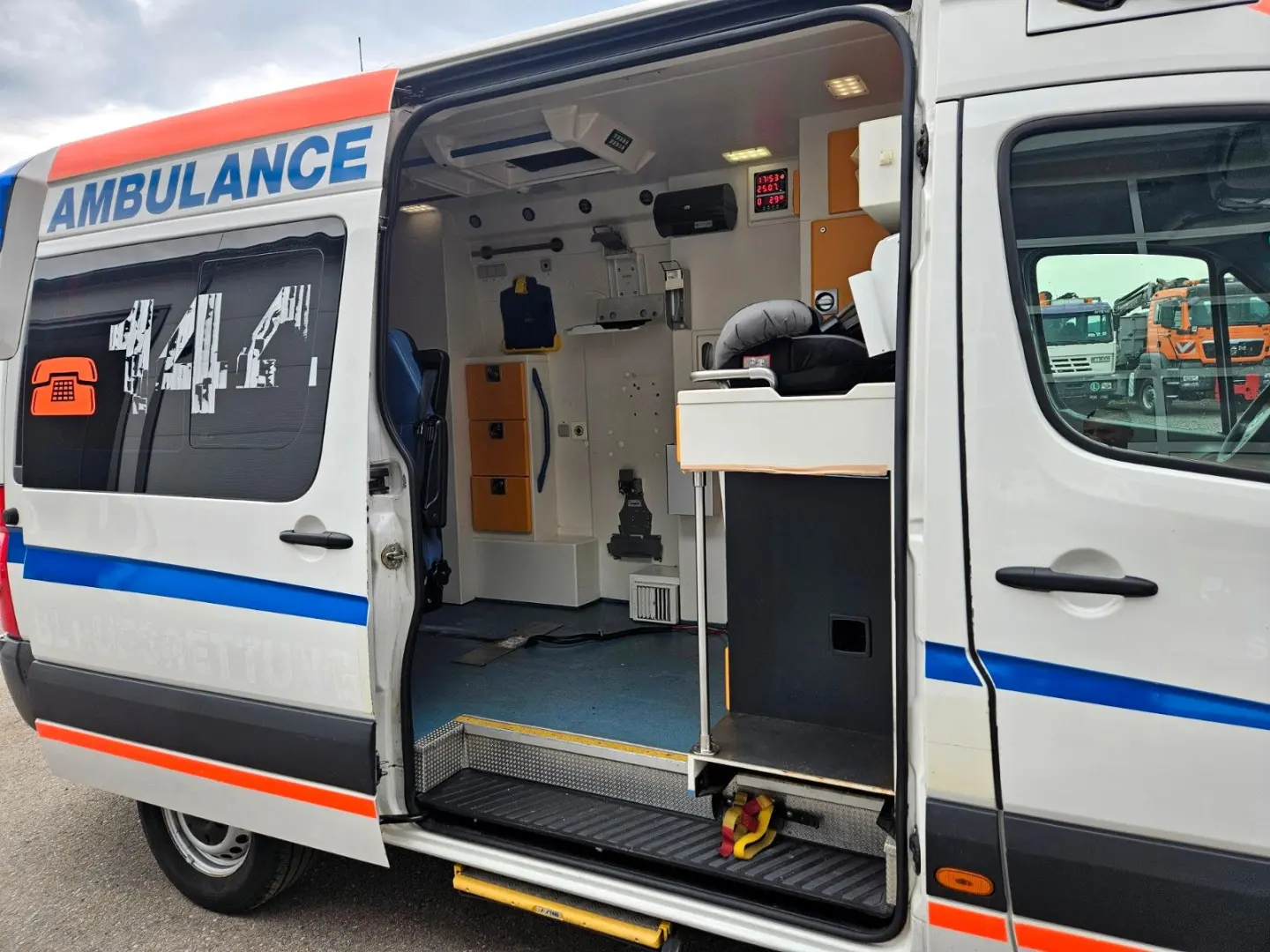 CRAFTER TDI Ambulance RTW L2H2 DLOUHY