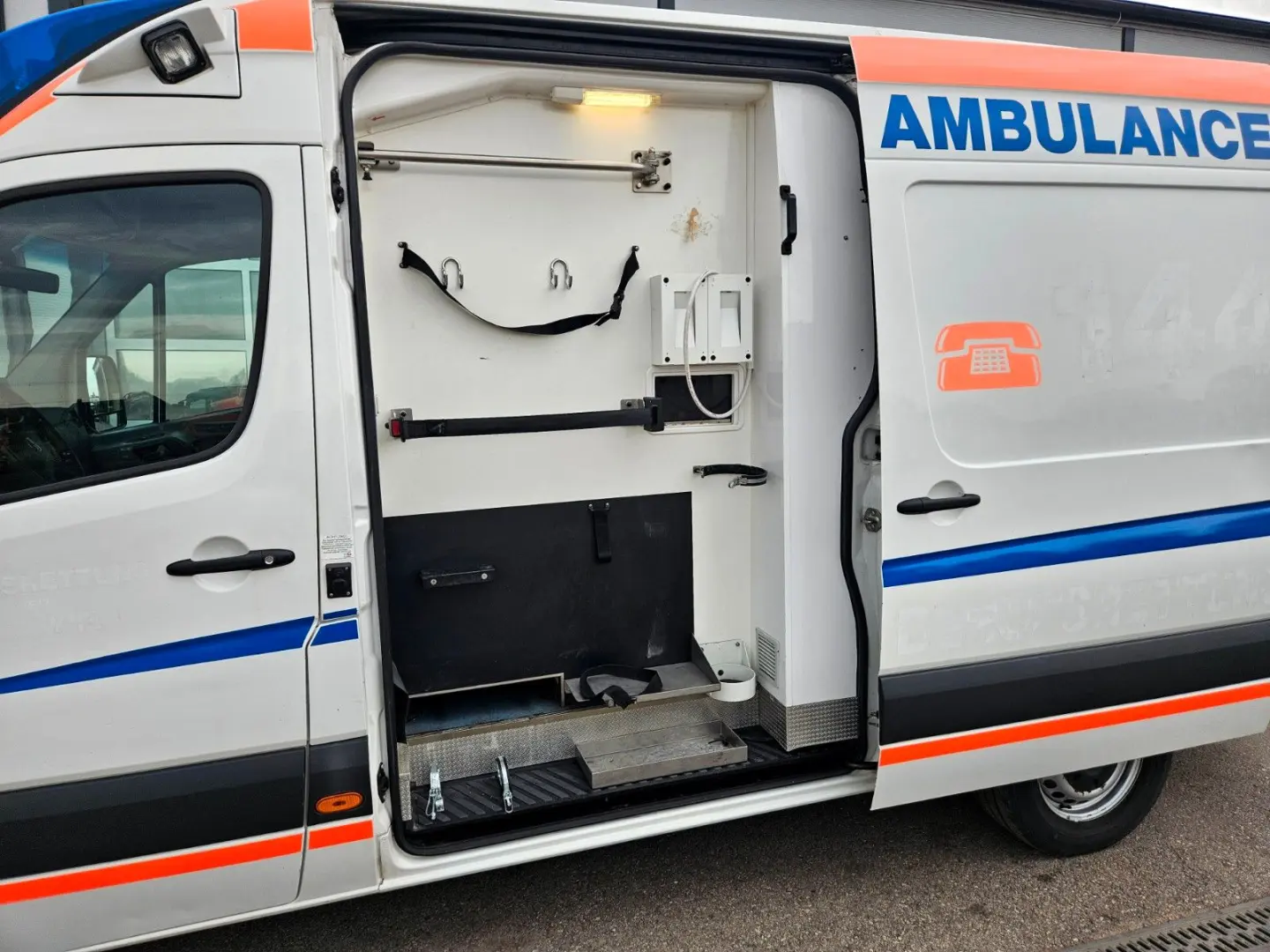 CRAFTER TDI Ambulance RTW L2H2 DLOUHY