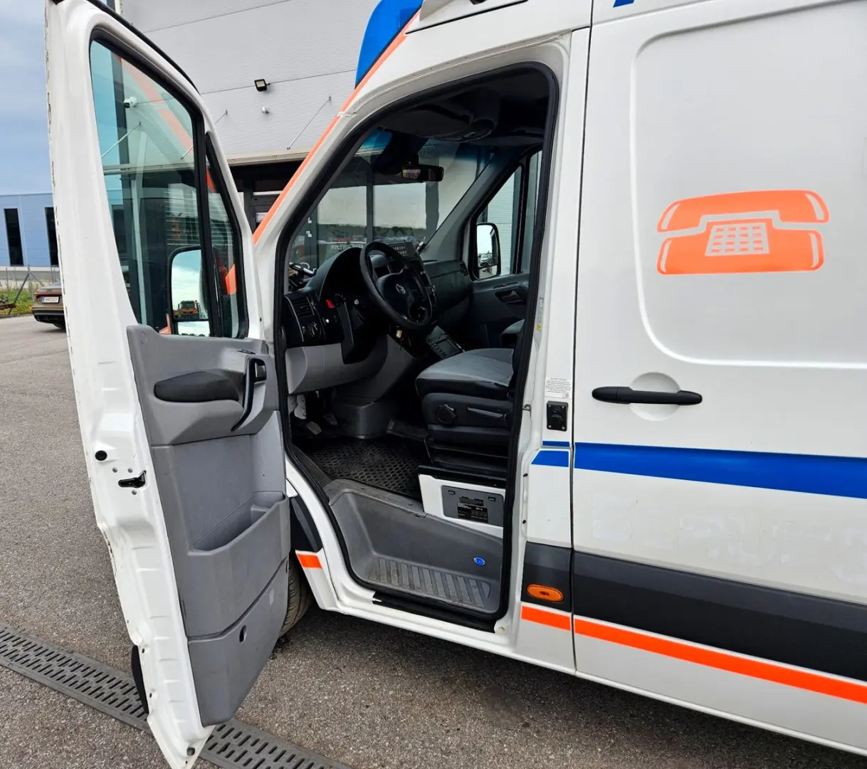 CRAFTER TDI Ambulance RTW L2H2 DLOUHY