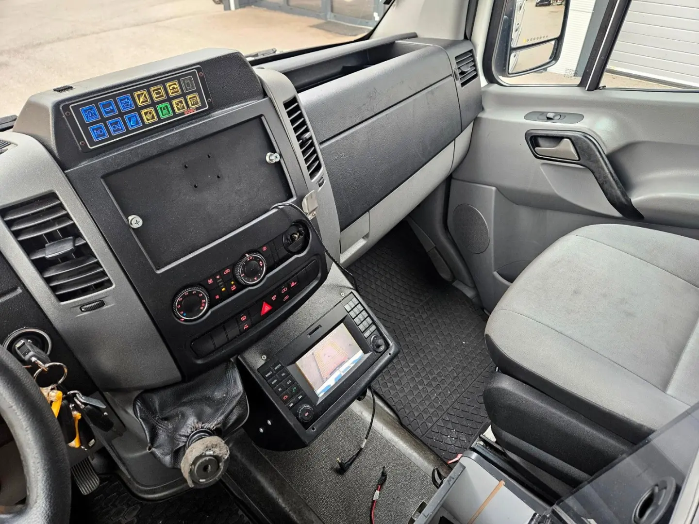 CRAFTER TDI Ambulance RTW L2H2 DLOUHY