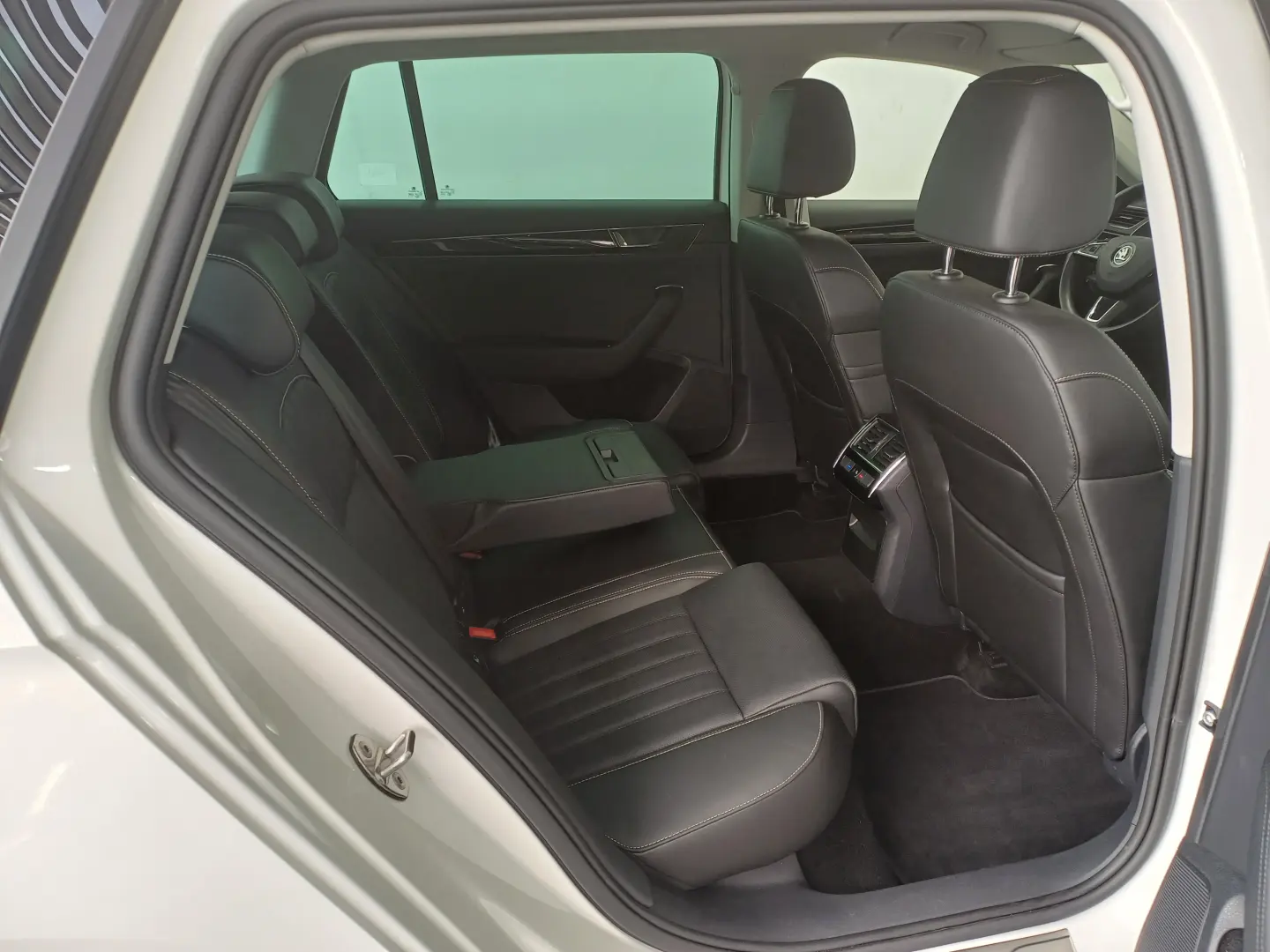 Skoda Superb Combi Laurin&Klement 2.0TDI 190CP DSG 4×4