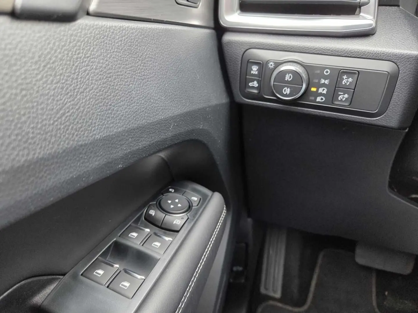 Amarok Aventura 3.0 TDI+AHK+Leder+HarmanKardon