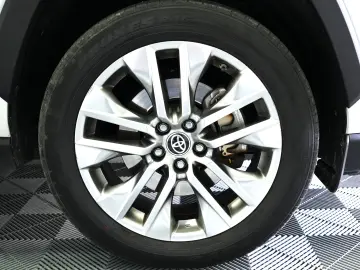 TOYOTA RAV4 HYBRID4X4 LUXURY PREMIUM AT