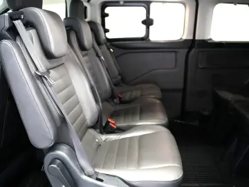 FORD TRANSIT CUSTOM 7+1 AT