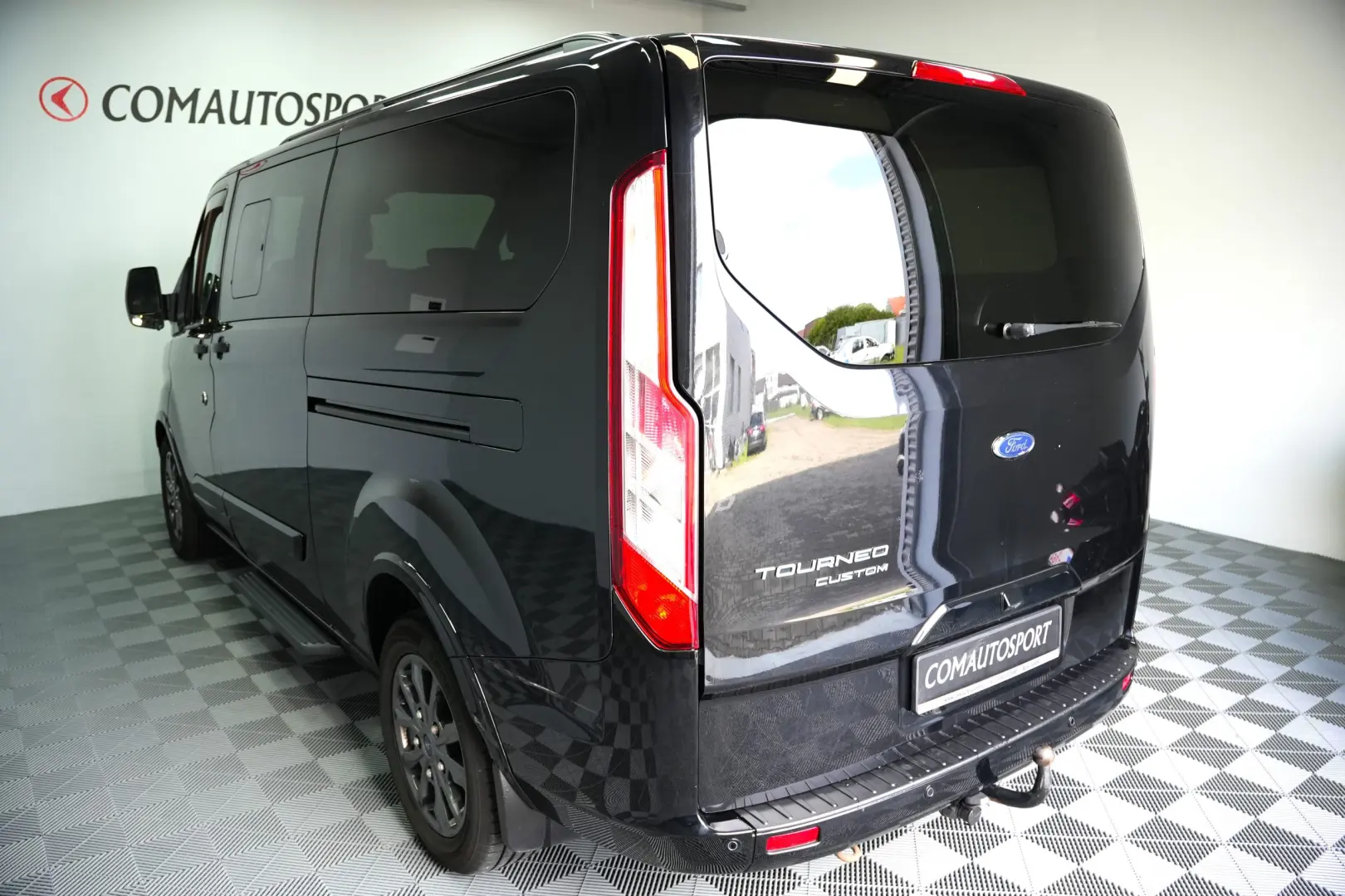 FORD TRANSIT CUSTOM 7+1 AT